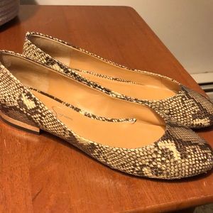 EUC Jessica Simpson snakeskin flats size 10